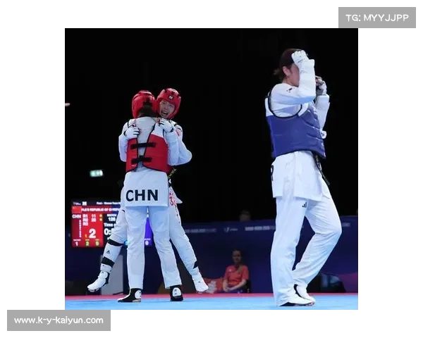 莱茵鲁尔大运会跆拳道团体决赛中国队2-0战胜韩国成功夺冠