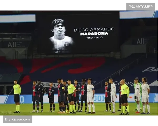 “英超‘非凡时刻’活动走进社区，青少年训练营侧重反击与防守转换练习”